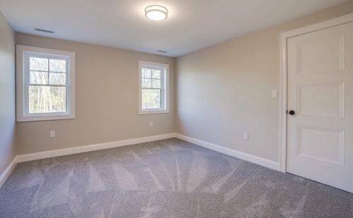 1 Dogwood Ln, North Reading MA 01864-1925 exterior