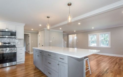 214 Riverside Dr, Dedham MA  02026-6932 exterior