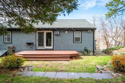 1088 Commercial St, Weymouth MA 02189-1632 exterior