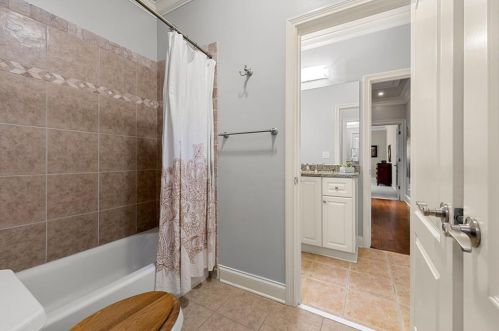 1789 Buckhead Vly Ln, Atlanta GA 30324-2795 exterior