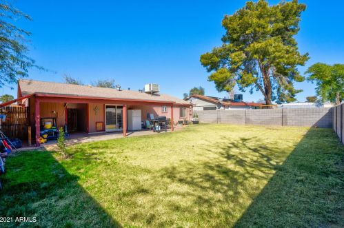 14233 38 St, Phoenix AZ 85018-5814 exterior