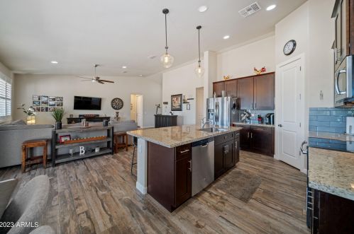 34826 3rd Ave, Phoenix AZ 85023-3640 exterior