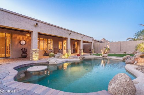 27417 60 Ln, Phoenix AZ 85035-4824 exterior