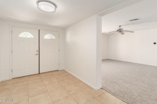 2833 Cheryl Dr, Phoenix AZ  85028-4409 exterior