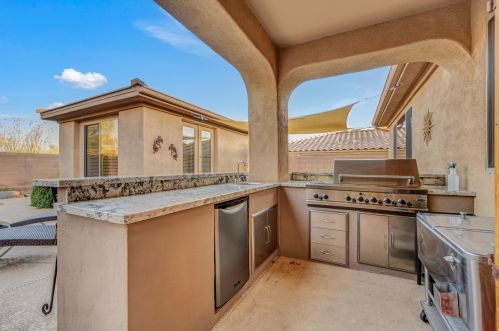 41515 Chase Oaks Way, Phoenix AZ 85086-1888 exterior