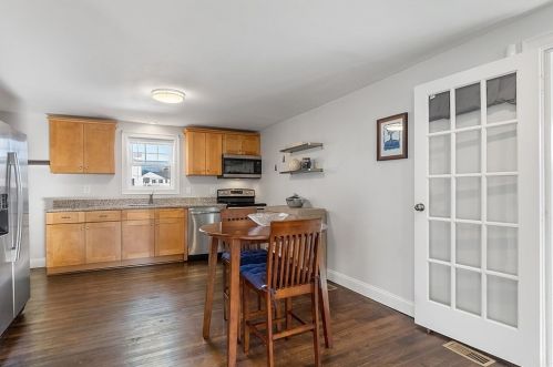 6 Idalla Rd, Worcester MA 01606-1043 exterior