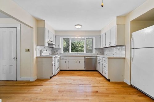 64 Brk Ave, Newton MA 02460-1508 exterior