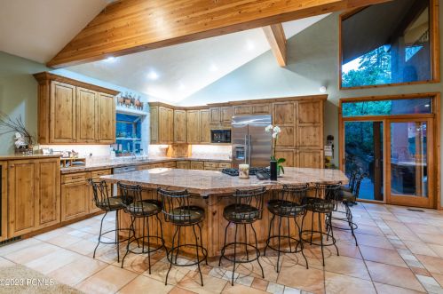 2068 Mahre Dr, Park City UT 84098-8508 exterior