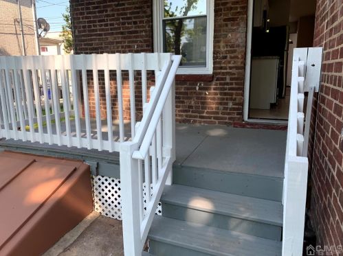 30 Emerson St, Carteret NJ  07008-2522 exterior