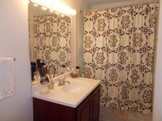 2660 Mayfield Rd, Cleveland OH  44106-2555 exterior