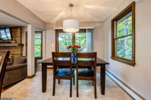 454 Skyline Lk Dr, Skyline Lakes NJ 07456-1917 exterior