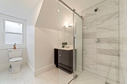 21 Beacon Pl, Chelsea MA  02150-1705 exterior