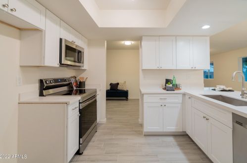 4114 Apollo Rd, Phoenix AZ 85042-5381 exterior