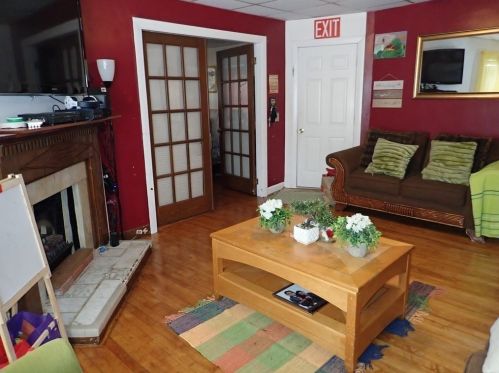 47 Acton St, Worcester MA 01604-4828 exterior