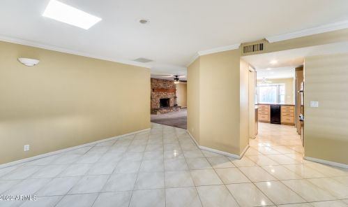 5501 Camelback Rd, Phoenix AZ 85033-1642 exterior