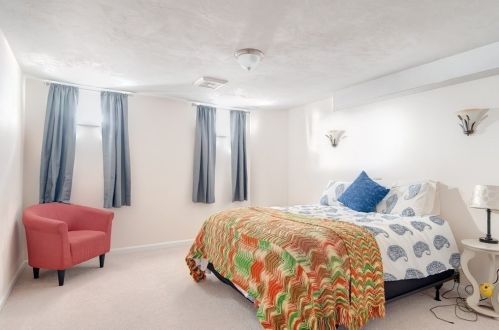 46 Honeysuckle Rd, Worcester MA 01607-1823 exterior