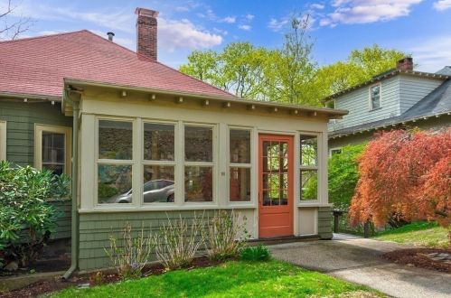 18 Brantwood Rd, Arlington, MA 02476-8004