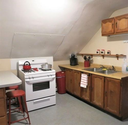 67 Brigham St, New Bedford MA 02740-2214 exterior