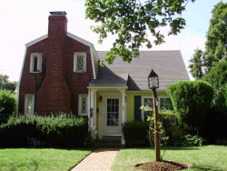 20 Grant St, Newton, MA 02465-1509