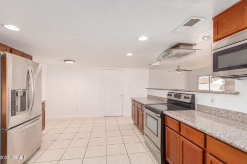 15033 35th Dr, Phoenix, AZ 85053-4608