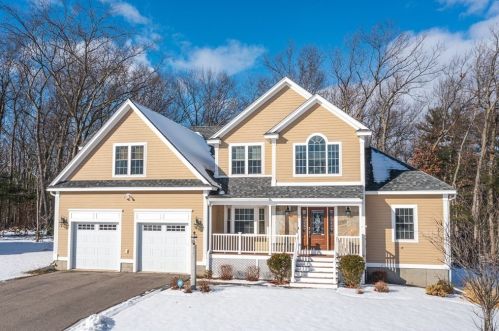 24 Brentwood Dr, Dracut, MA 01826-1380
