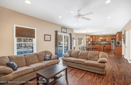 438 Freehold Rd, Jackson Twp NJ 08527-4631 exterior