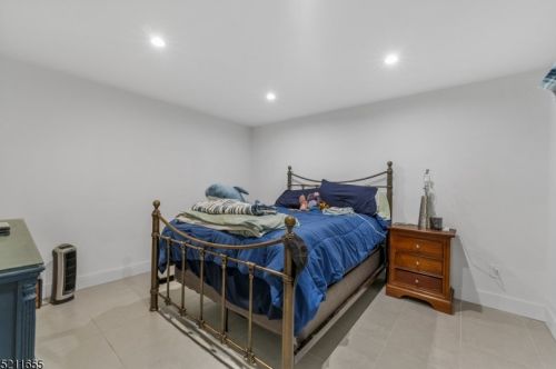 79 Pinewood Dr, Skyline Lakes NJ  07456-1122 exterior