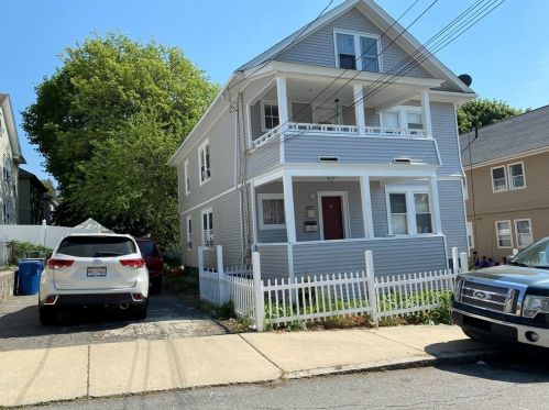 22 Magnolia St, Lawrence, MA 01841-4045