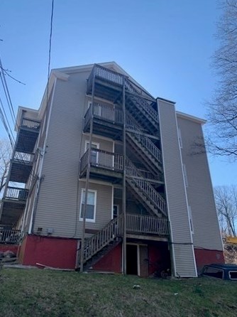 25 Denmark St, Worcester, MA 01605-2103