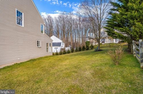 6920 Mystic Wood Way, Columbia MD 21044-4914 exterior