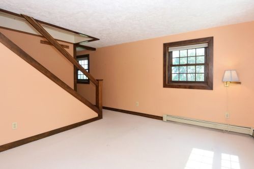 11 Clifford Rd, Southborough MA 01772-1502 exterior