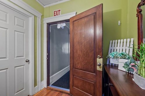 18 Stoneland Rd, Worcester, MA 01603-2618