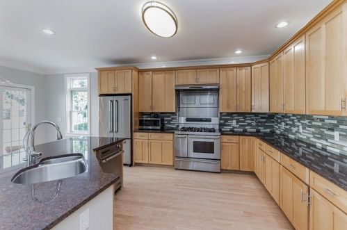 40 Howland St, Needham MA 02492-2901 exterior