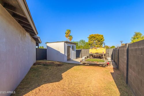 7332 17 Ave, Phoenix AZ 85085-6300 exterior