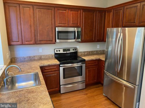 117 Rittenhouse Dr, West Deptford NJ  08096-5111 exterior