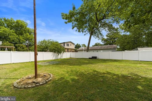 308 Colonial Ave, West Deptford NJ  08096-1010 exterior