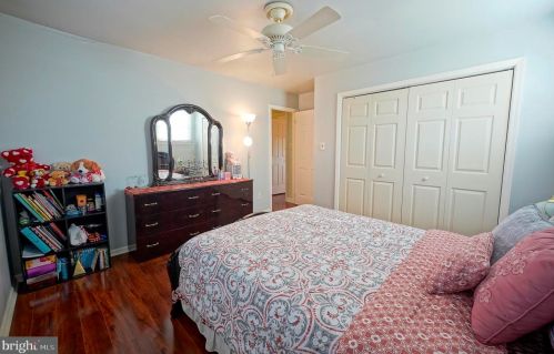 239 Hampshire Dr, West Deptford NJ 08096-4206 exterior