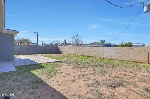 3018 81st Ave, Phoenix AZ  85033-4702 exterior