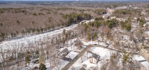 5 Juniper Rd, Lynnfield MA 01940-2416 exterior