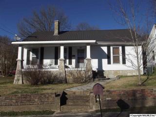 302 Green St, Fayetteville TN  37334-2557 exterior