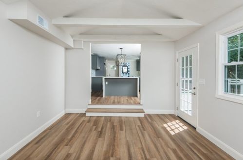 142 Donnellan Cir, Weymouth MA 02191-1762 exterior