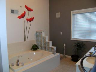 93 America Blvd, Ashland MA  01721-1867 exterior