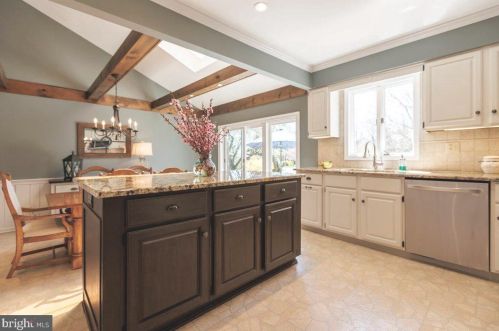 33 Winthrop Rd, Trenton NJ 08648-1557 exterior