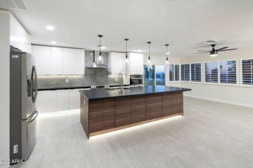 9662 18th St, Phoenix AZ  85020-2317 exterior