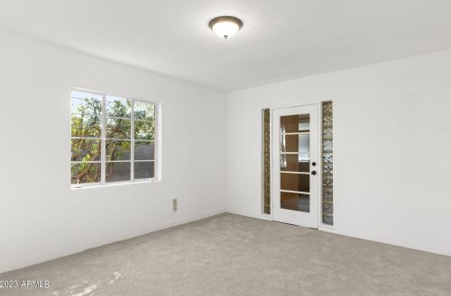 525 Edgemont Ave, Phoenix AZ 85035-1809 exterior