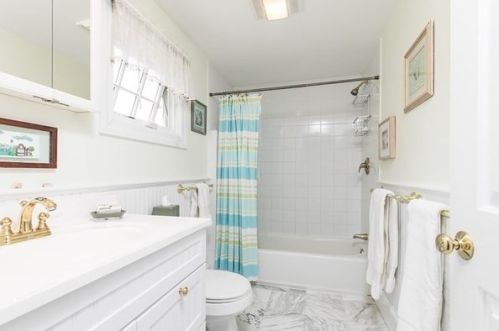 1 Main St, Rockport MA 01966-1513 exterior