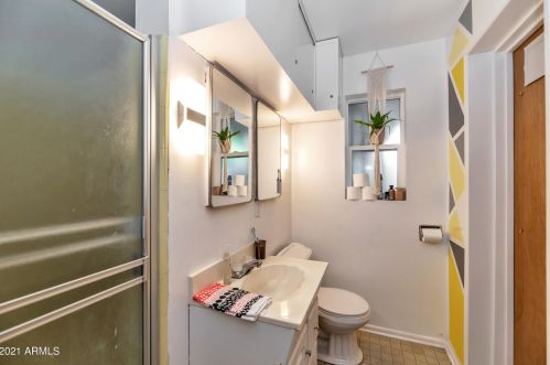 5047 39 Dr, Phoenix AZ 85029-3002 exterior