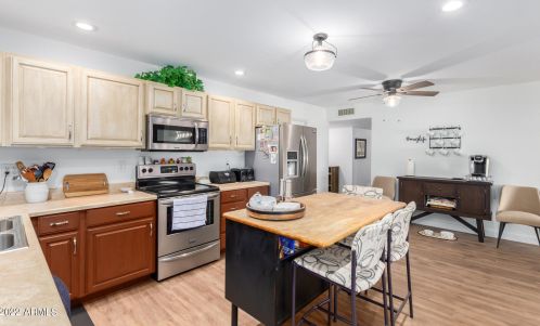 3220 Cinnabar Ave, Phoenix AZ 85020-1815 exterior