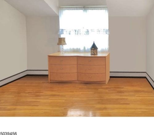 21 Mann Ave, East Hanover NJ 07936-3204 exterior