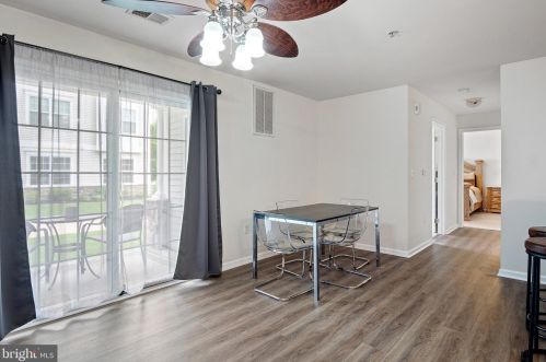 102 Lionheart Ln, West Deptford NJ  08086-2253 exterior